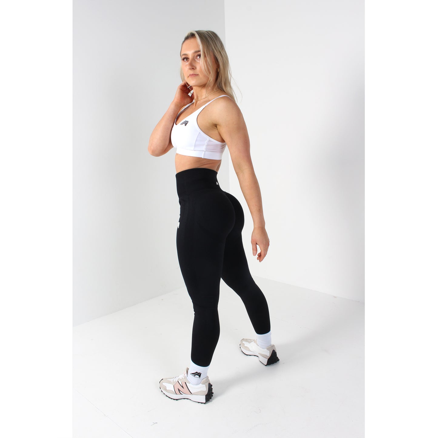 Sculpt Seamless Series – Black Leggings - 2 Addictive